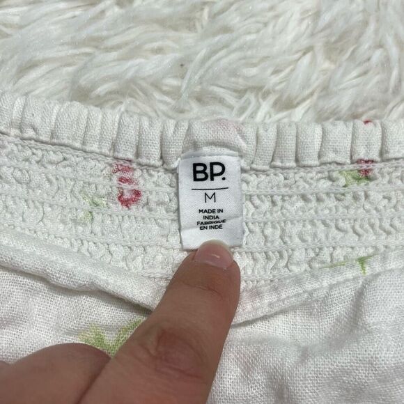 BP Puff Sleeve Crop Top in Tossed Berrries Medium - Picture 8 of 16